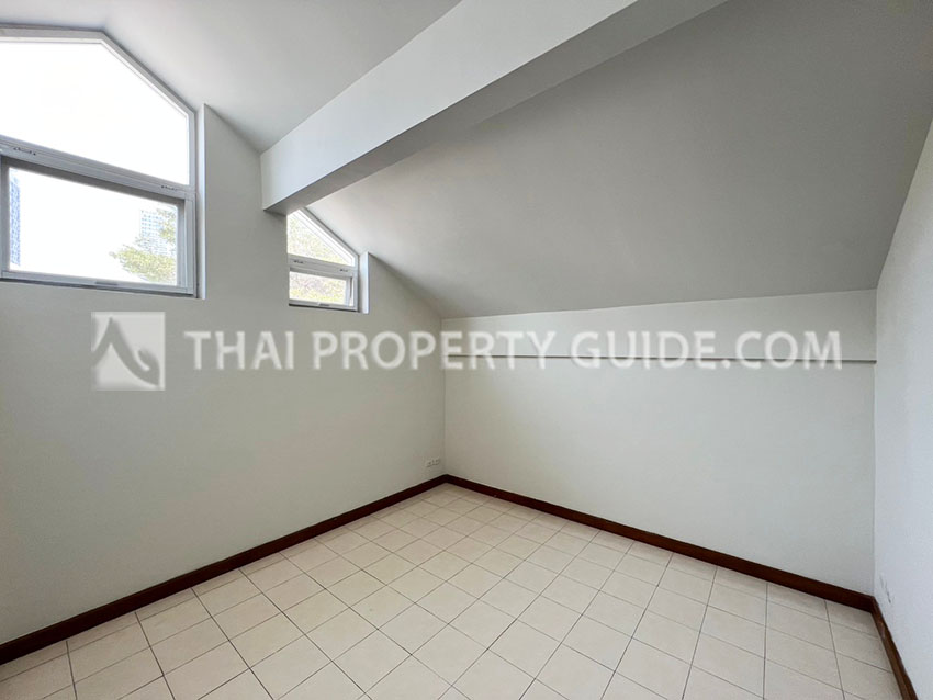 House with Shared Pool in Sukhumvit 