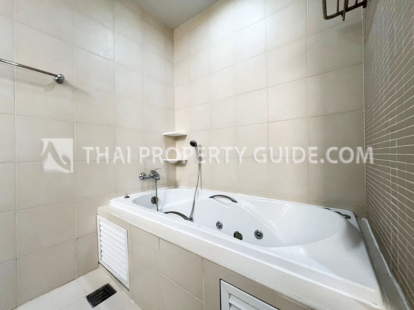 House with Shared Pool in Sukhumvit 