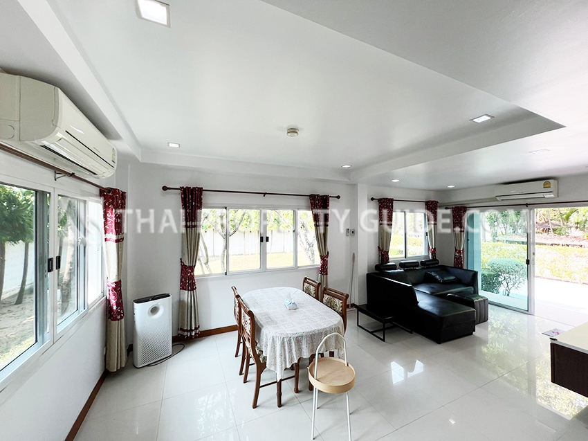 House with Shared Pool in Sukhumvit : Panya Village On-Nut 