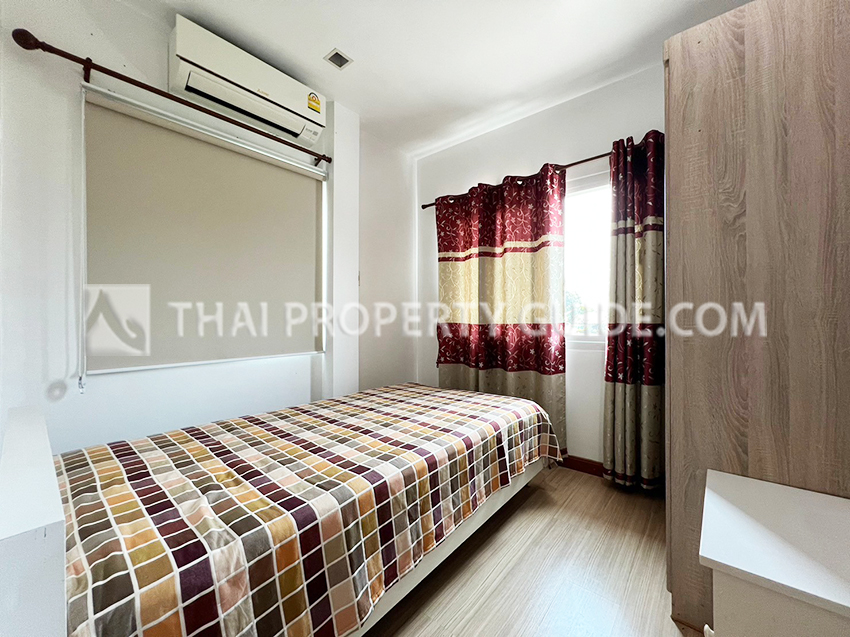 House with Shared Pool in Sukhumvit : Panya Village On-Nut 