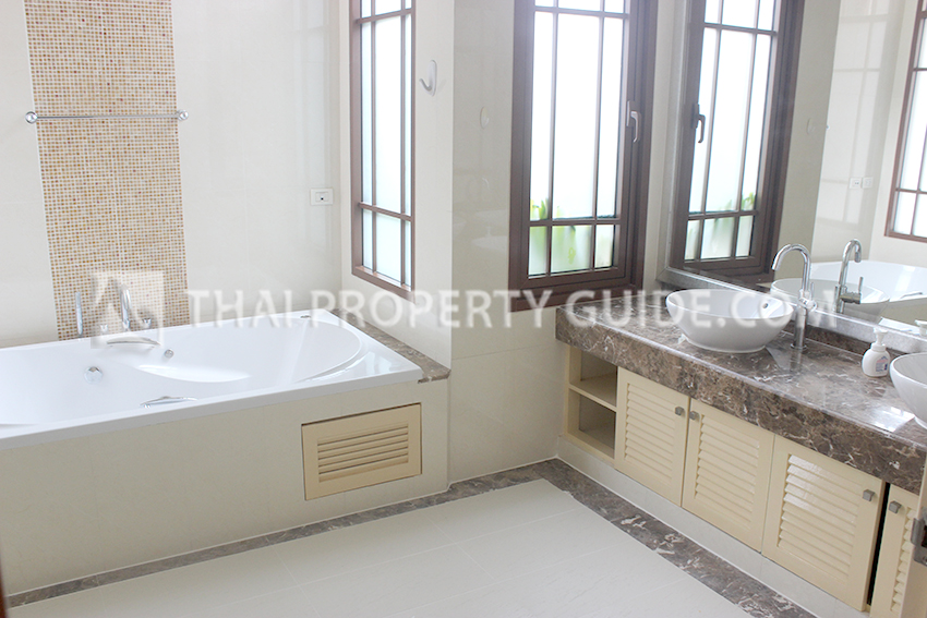House with Shared Pool in Sukhumvit 