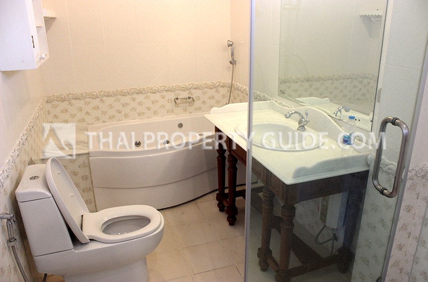 House with Shared Pool in Sukhumvit 