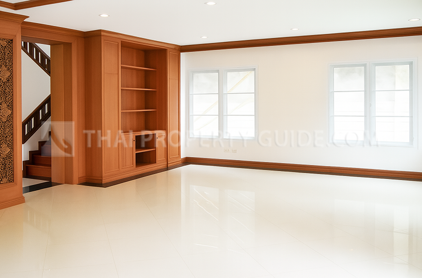 House with Shared Pool in Sukhumvit 