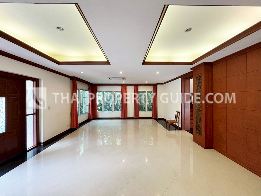 House with Shared Pool in Sukhumvit 