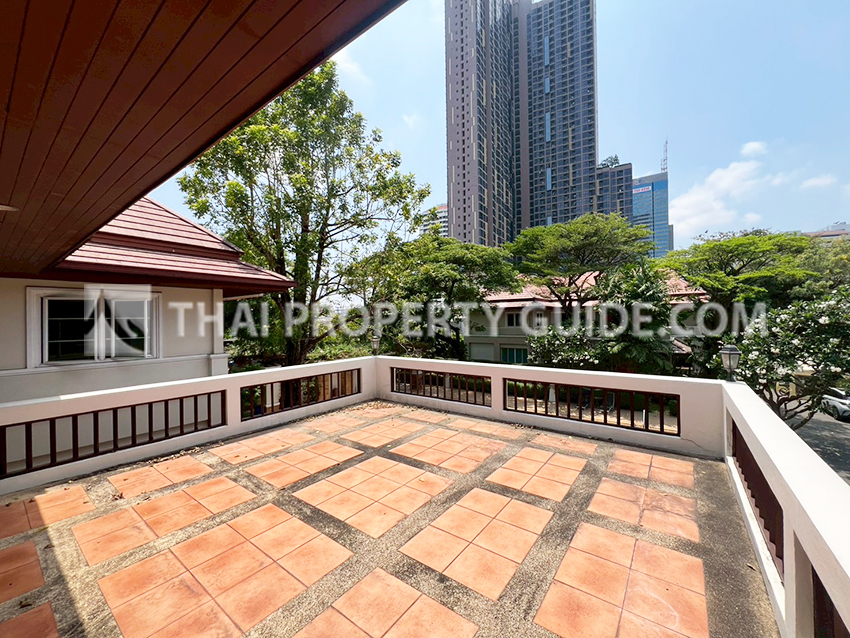 House with Shared Pool in Sukhumvit 