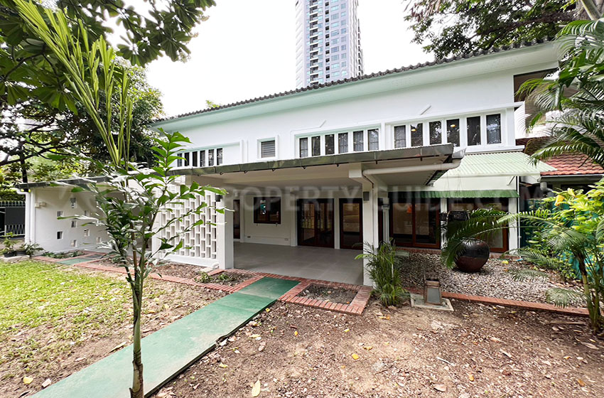 House with Shared Pool in Sukhumvit 