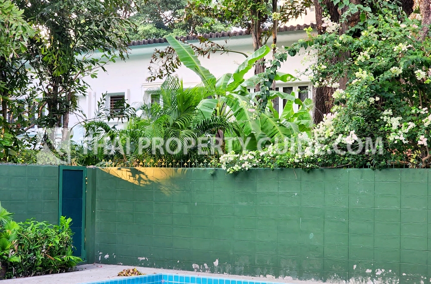 House with Shared Pool in Sukhumvit 