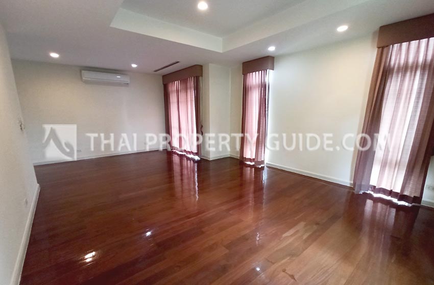 House with Shared Pool in Sukhumvit 