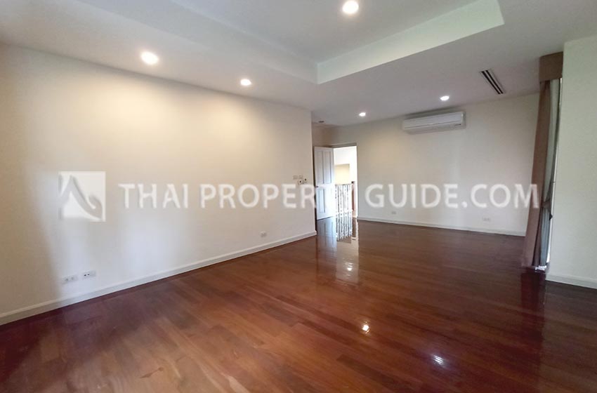 House with Shared Pool in Sukhumvit 