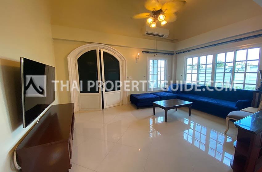 House with Shared Pool in Sukhumvit 