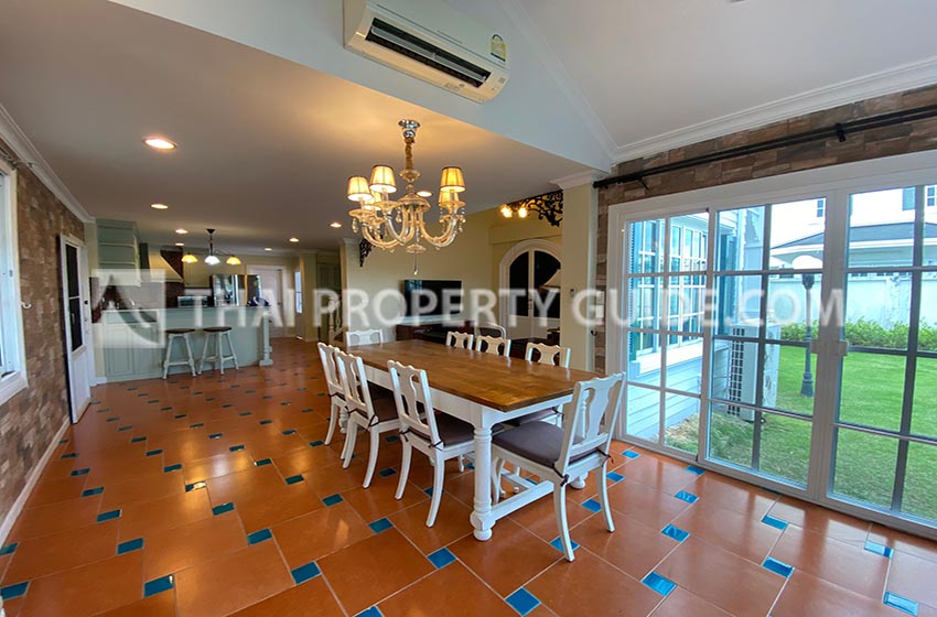 House with Shared Pool in Sukhumvit 