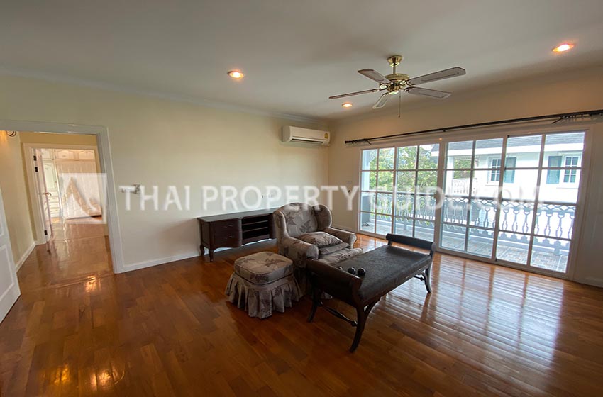 House with Shared Pool in Sukhumvit 