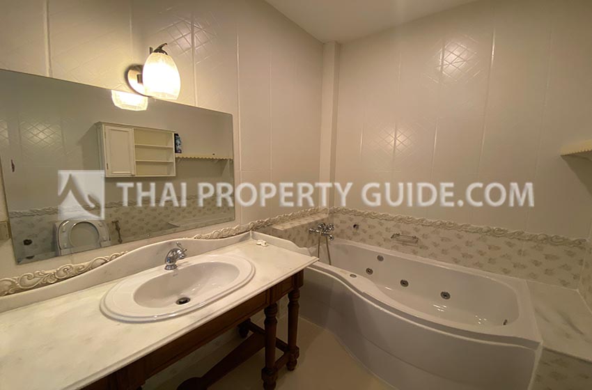 House with Shared Pool in Sukhumvit 