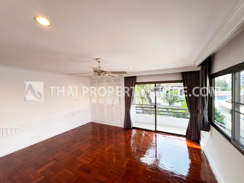 House with Shared Pool in Sukhumvit 