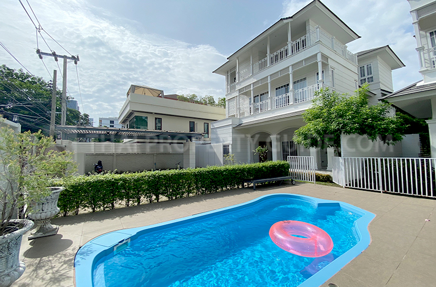 House with Shared Pool in Sukhumvit 