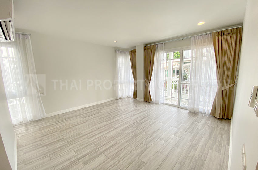 House with Shared Pool in Sukhumvit 