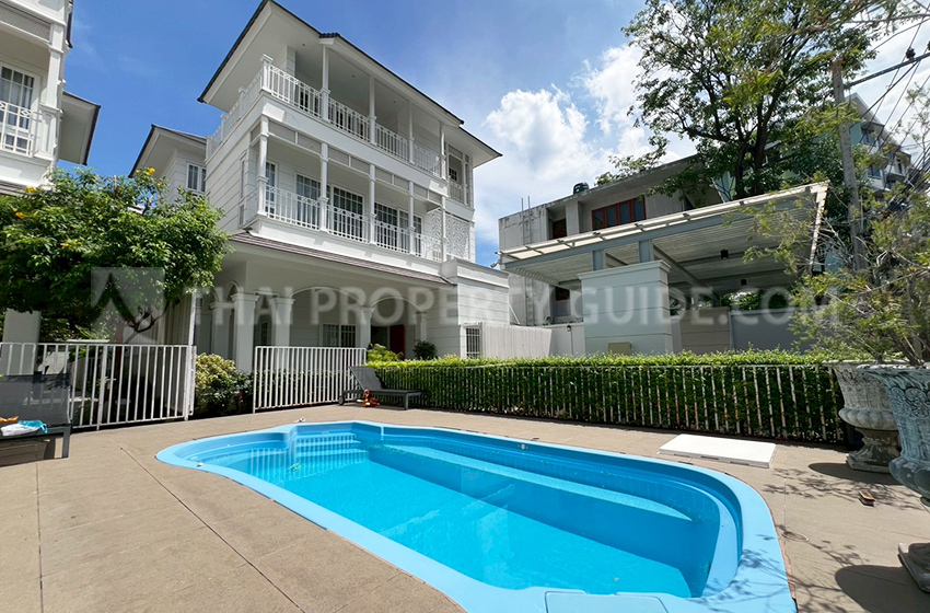 House with Shared Pool for rent in Sukhumvit