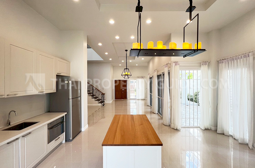 House with Shared Pool in Sukhumvit 
