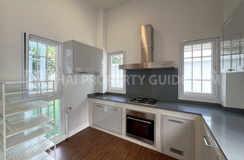 House with Shared Pool in Sukhumvit 
