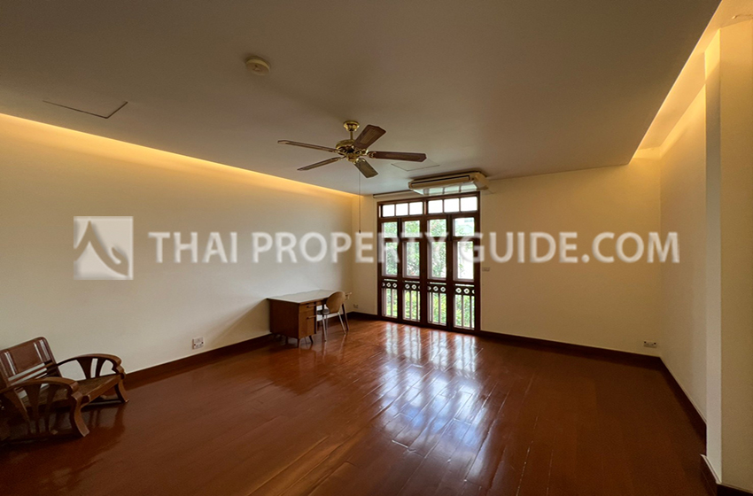 House with Shared Pool in Sukhumvit 