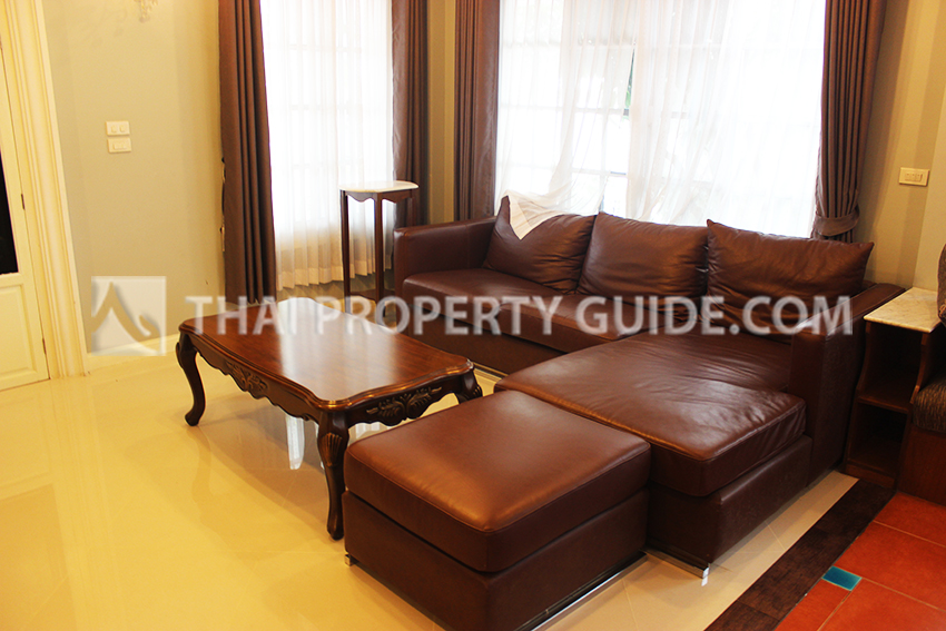 House with Shared Pool in Sukhumvit 