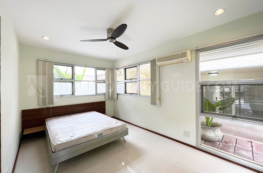 House with Shared Pool in Sukhumvit : Panya Village On-Nut 