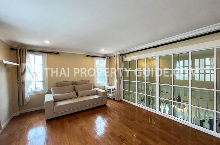 House with Shared Pool in Sukhumvit 