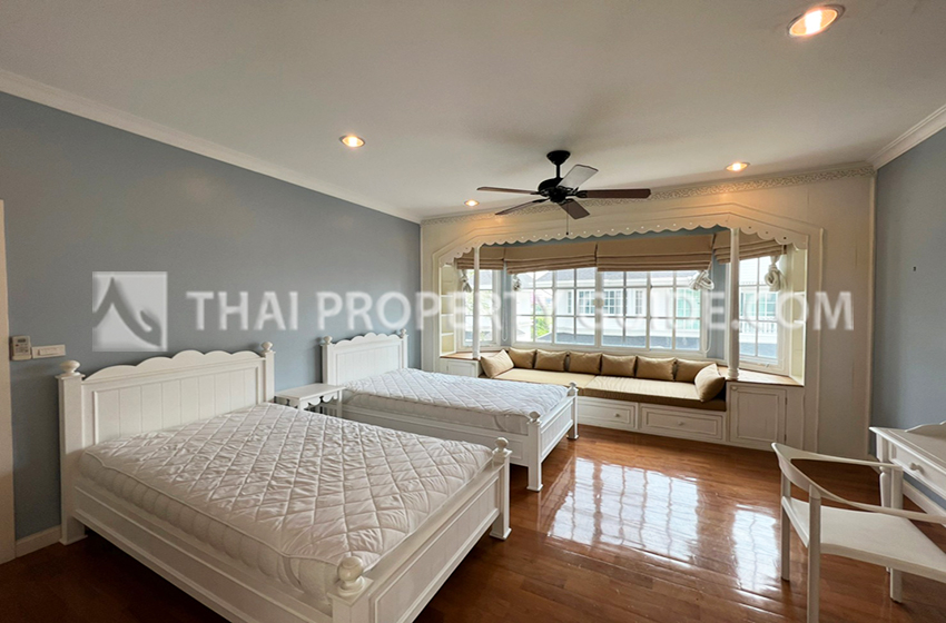 House with Shared Pool in Sukhumvit 