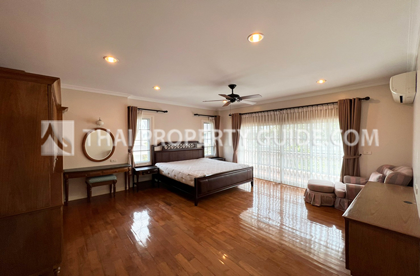 House with Shared Pool in Sukhumvit 