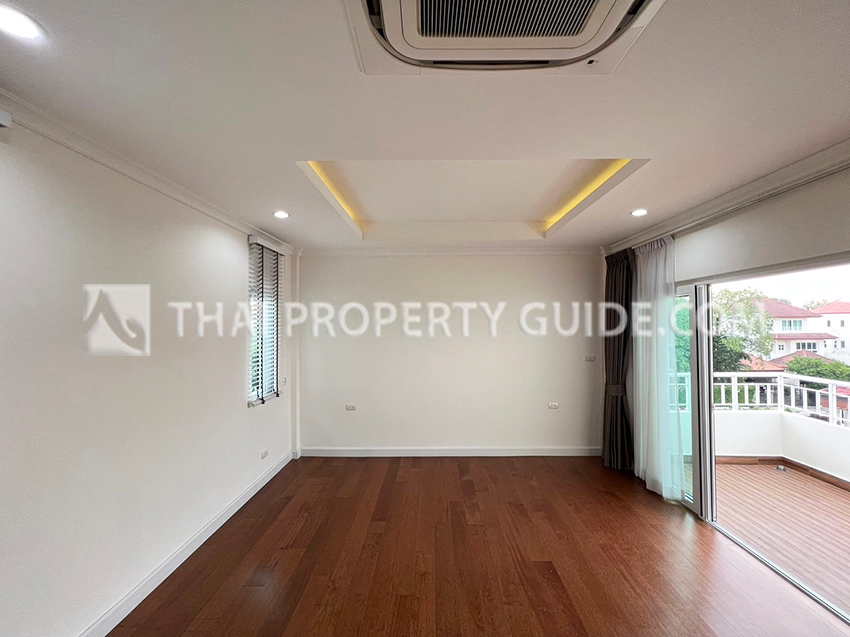 House with Shared Pool in Sukhumvit 