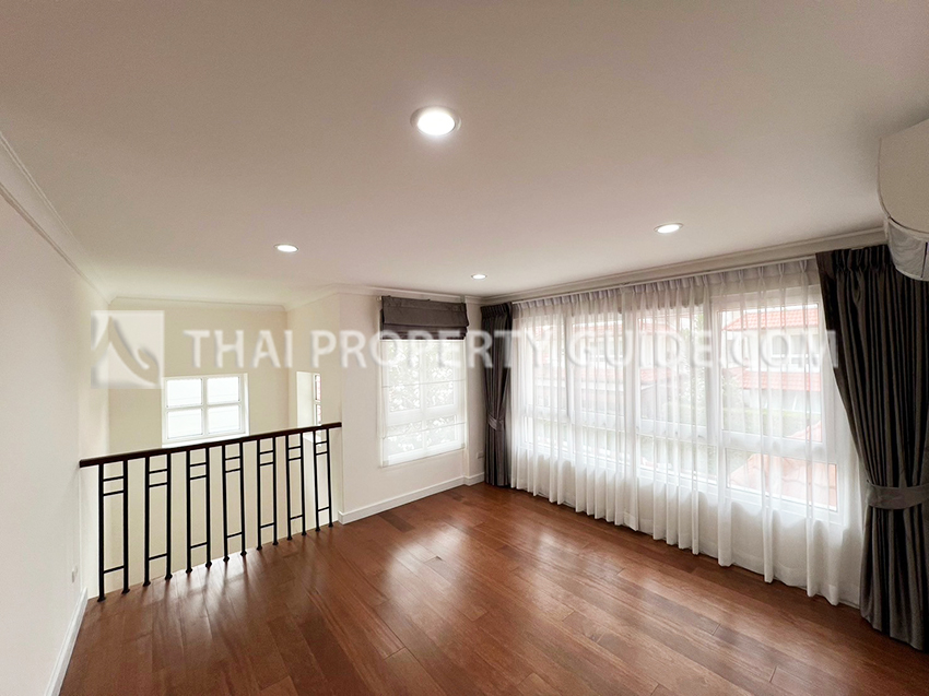 House with Shared Pool in Sukhumvit 