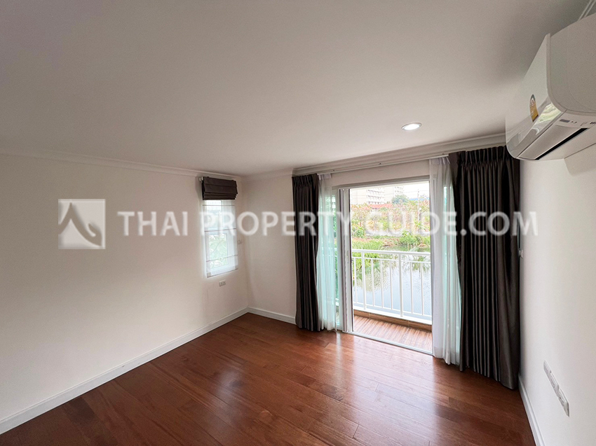 House with Shared Pool in Sukhumvit 