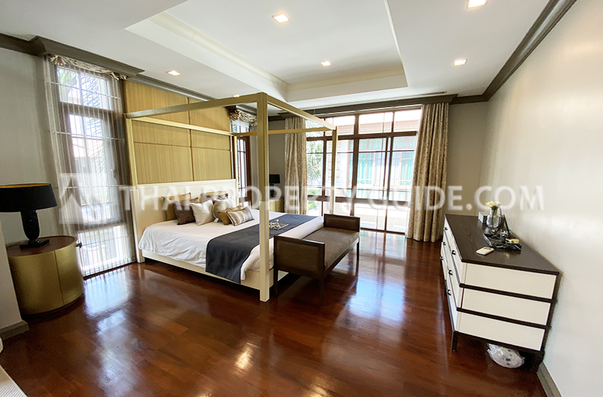 House with Shared Pool in Sukhumvit 