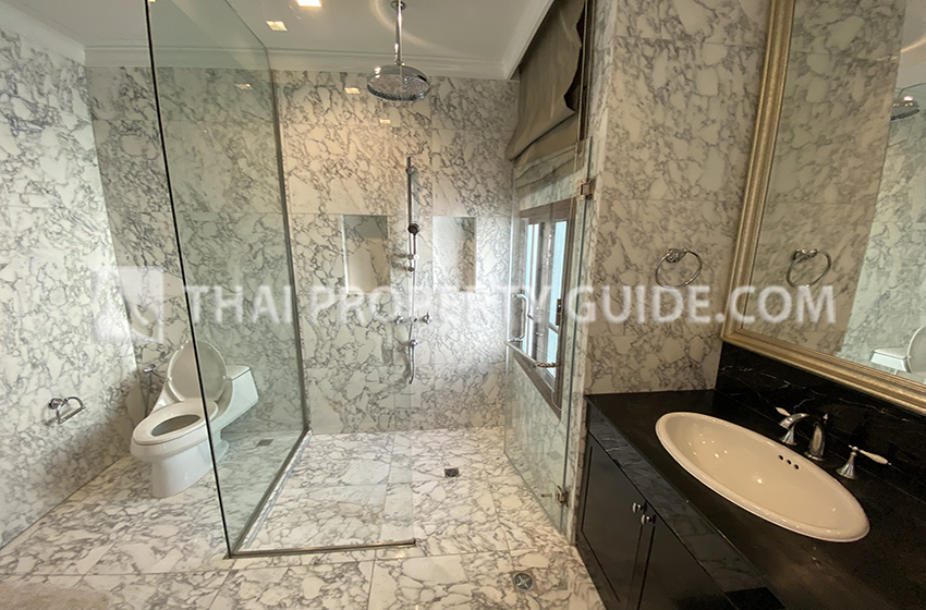 House with Shared Pool in Sukhumvit 