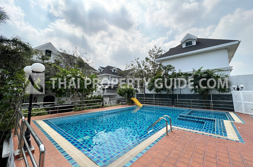 House with Shared Pool in Sukhumvit 