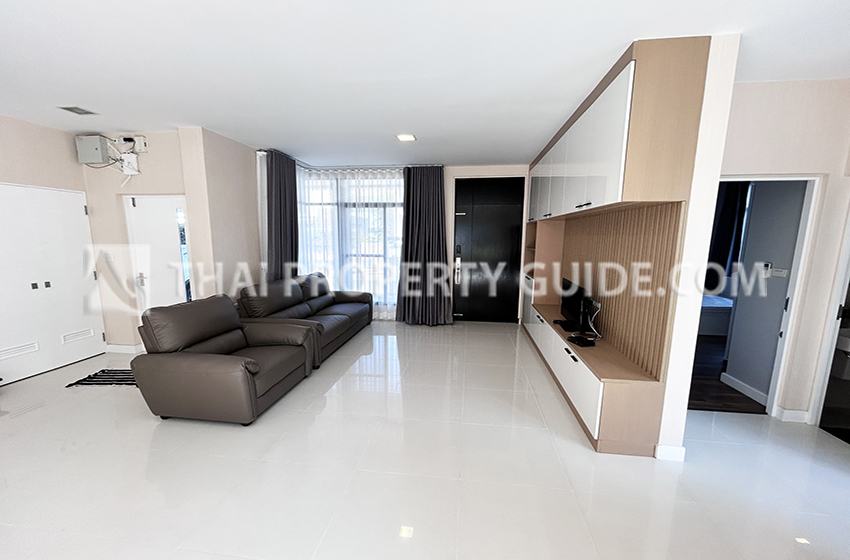 House with Shared Pool in Sukhumvit 