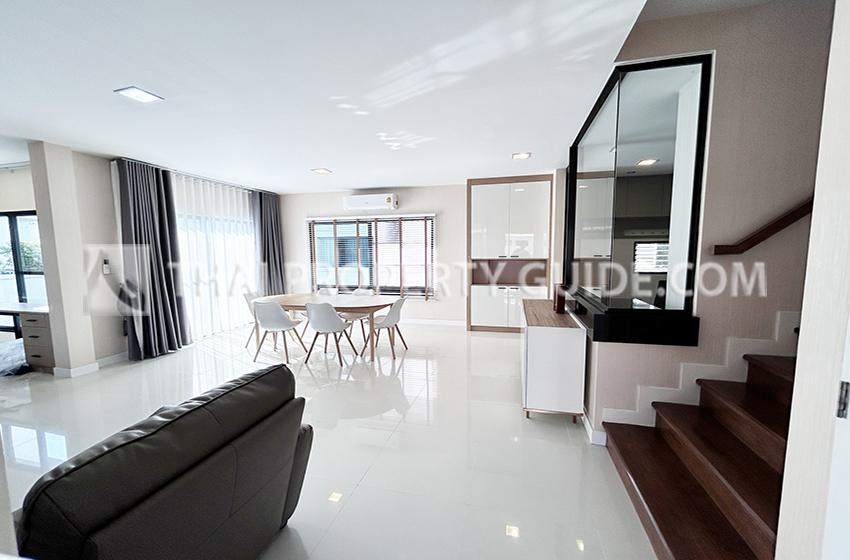 House with Shared Pool in Sukhumvit 