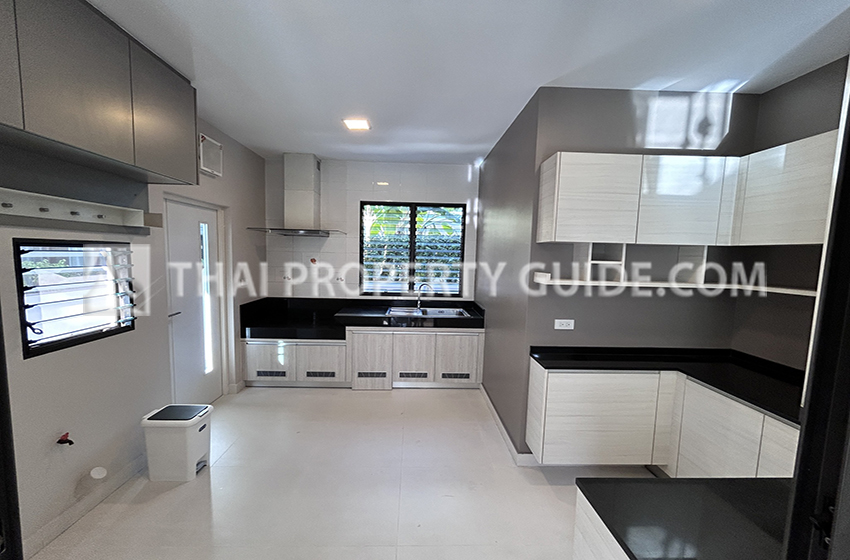 House with Shared Pool in Sukhumvit 