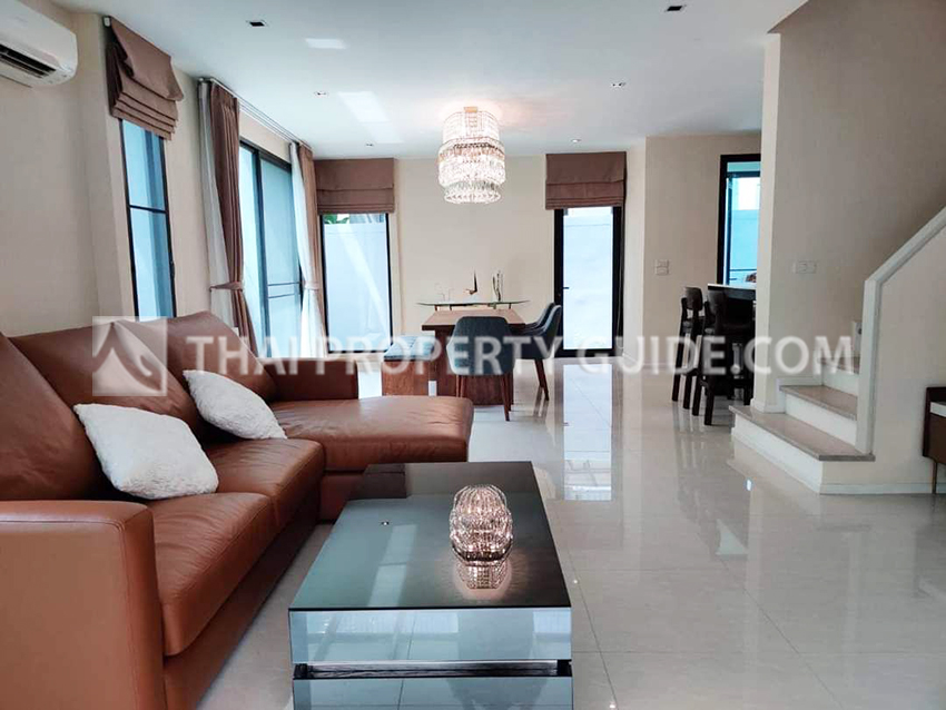 House with Shared Pool for rent in Sukhumvit