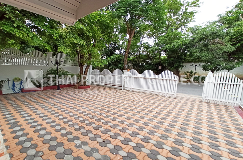 House with Shared Pool in Sukhumvit 