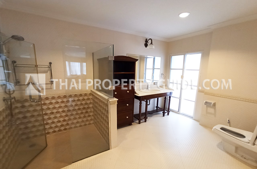 House with Shared Pool in Sukhumvit 