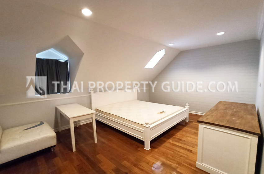 House with Shared Pool in Sukhumvit 