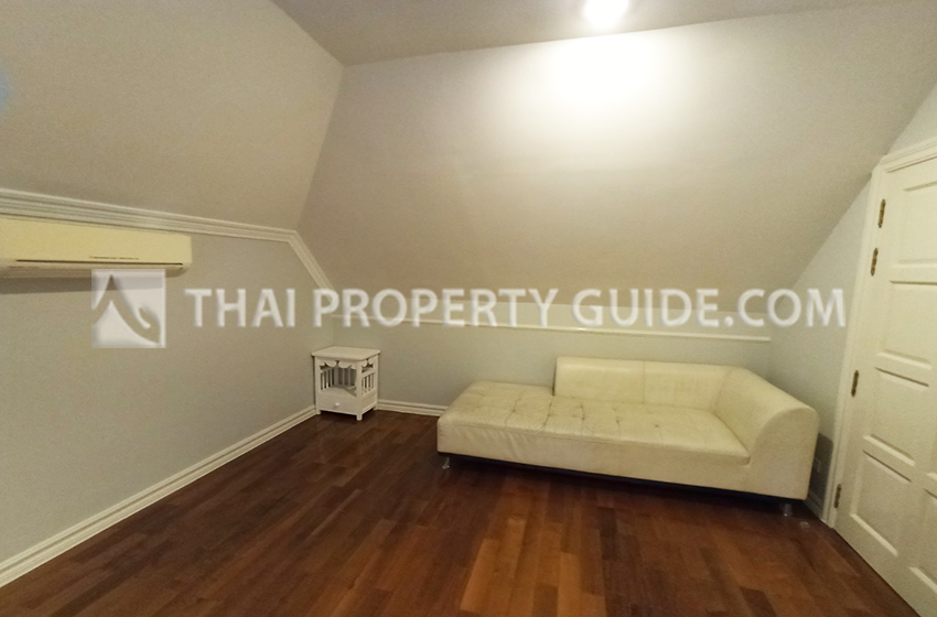 House with Shared Pool in Sukhumvit 