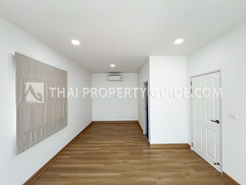 House with Shared Pool in Sukhumvit 