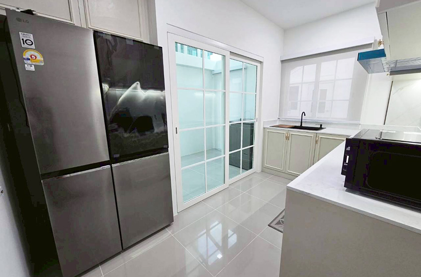House with Shared Pool in Sukhumvit 