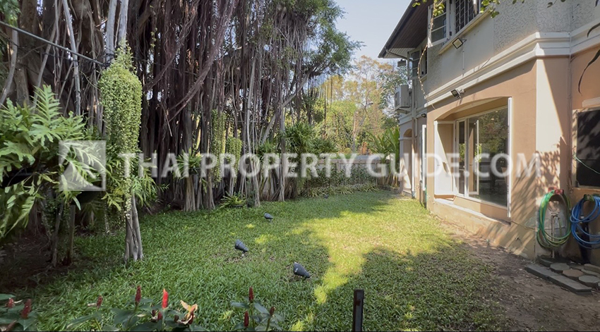 House with Shared Pool in Sukhumvit 