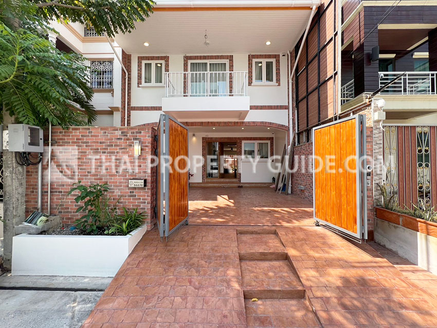 House For Sale in Rama 3