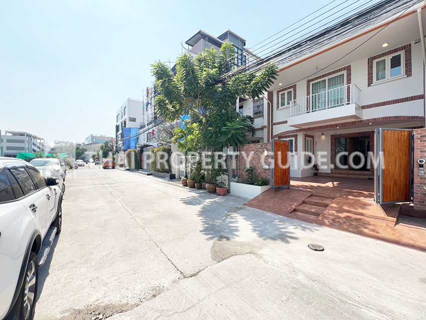 House For Sale in Rama 3 