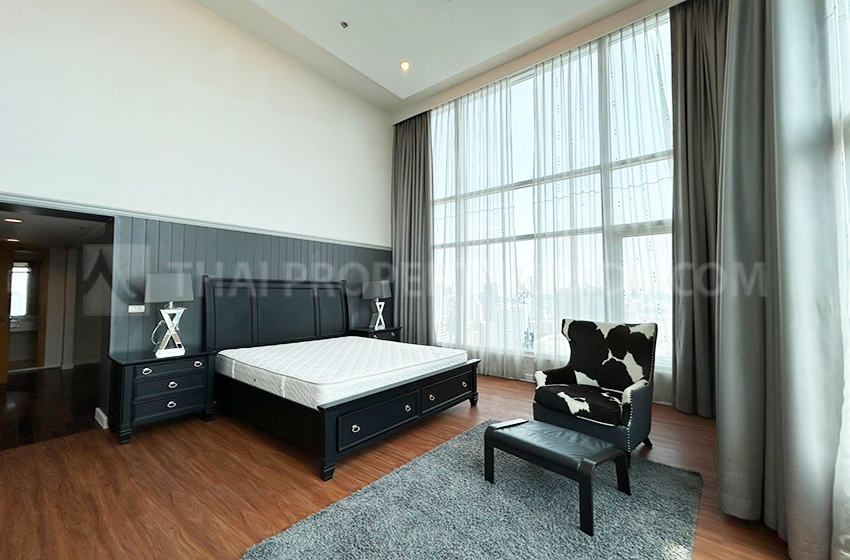 Penthouse in New Petchburi 