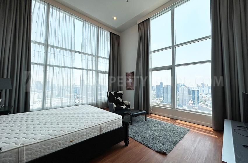 Penthouse in New Petchburi 